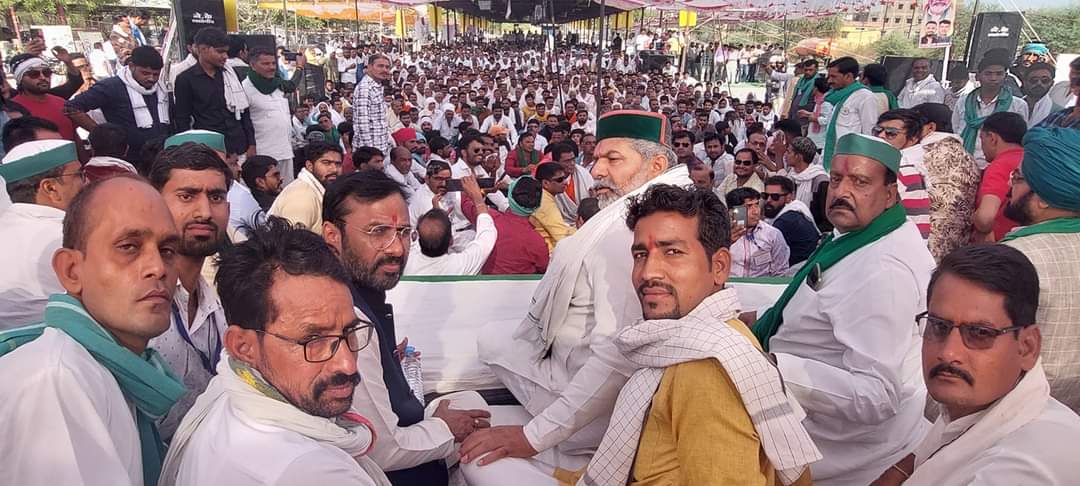 BKU_MP's tweet photo. कल मध्यप्रदेश के जिला देवास की खातेगांव मंडी में एमएसपी सप्ताह के अंतर्गत आयोजित किसान पंचायत चौधरी राकेश टिकैत जी
उपस्थित रहे।
@OfficialBKU @RakeshTikaitBKU @NareshTikait @Dmalikbku @Kisanektamorcha @Tractor2twitr https://t.co/hRXKxYjQvv