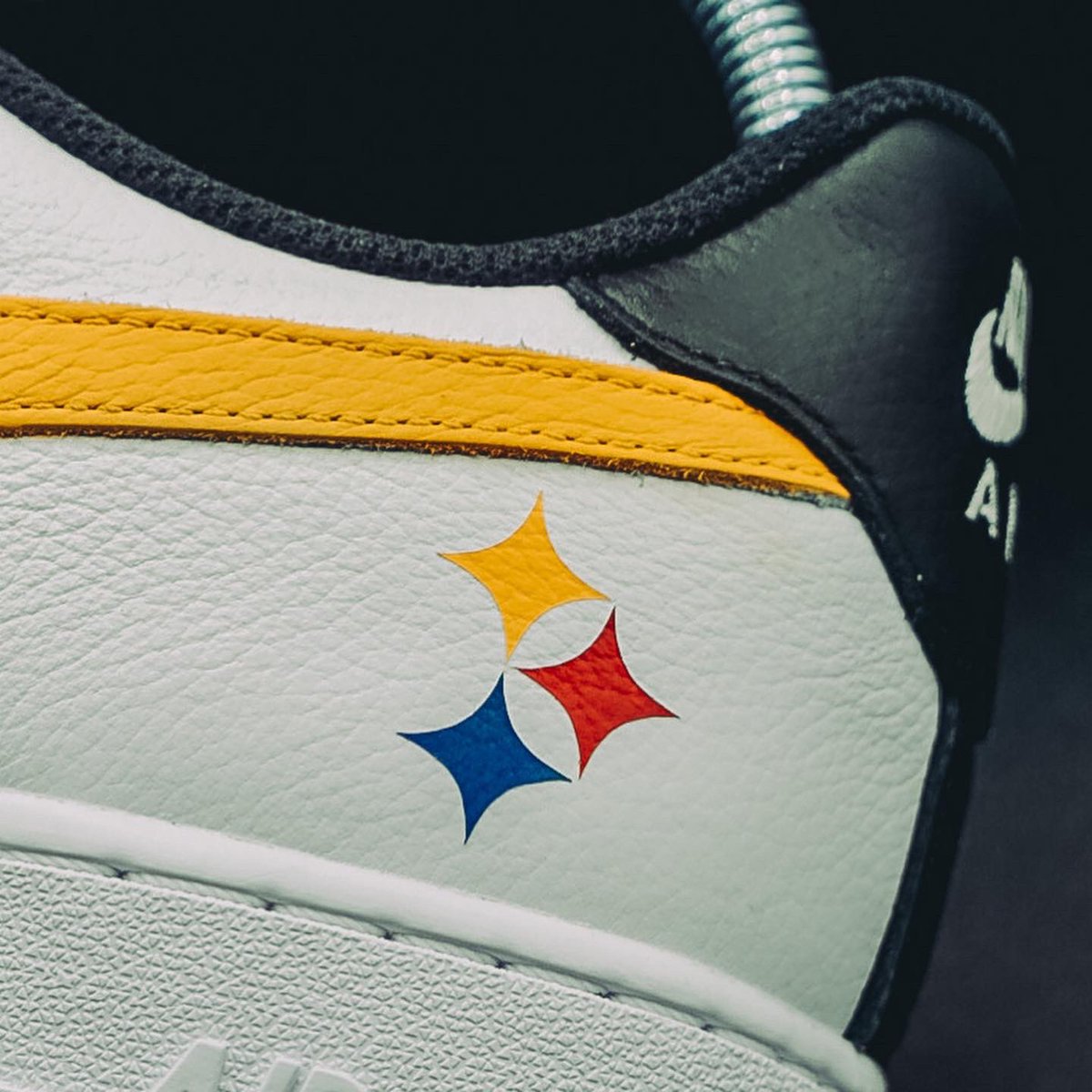 These came out so crispy that they deserved their own tweet. 

Dropping these babies in the morning stay tuned 😍😍 <a href="/SteeIerNation/">Erica Leon</a> #SteelerNation
