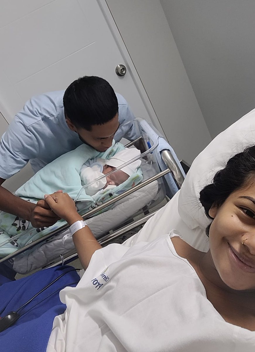 paquita2015's tweet photo. Dios nos bendiga. 
Mi familia ❤ @JulioManosalvaa https://t.co/uH0tloVPhl
