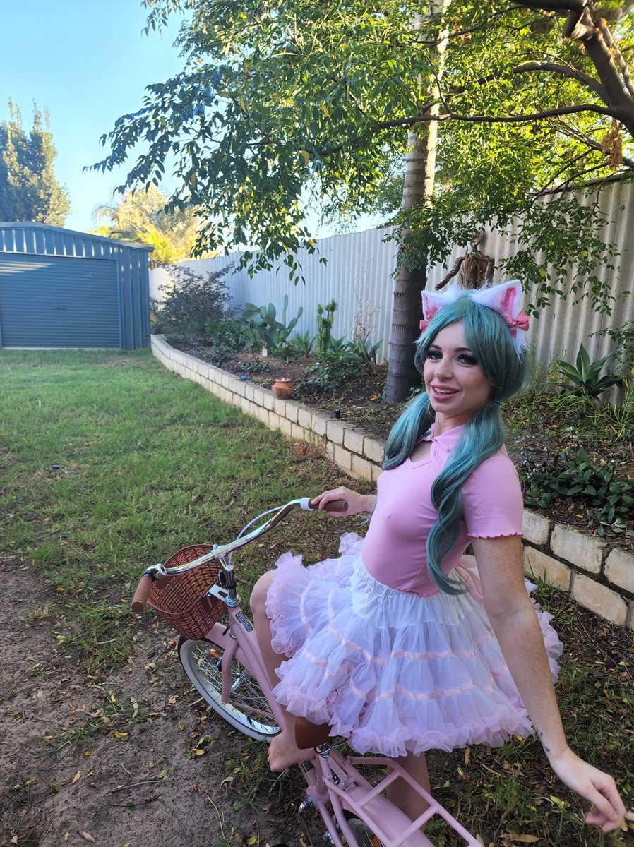 lillucysinclair's tweet photo. RIDE ME like I RIDE this bike !!!
Free: https://t.co/ksfaMtcnb3 
Paid 55% OFF: $9.00 (Currently) : https://t.co/CPofZuWQUB
#bike #cosplay #onlyfans #qualitycontent #youpost #Photos  @timisback2021 @CaravacaPaula @Pat_Husker_Fan @Stubenrocker @wheresmymilfs @brpornfan1 @MILFModels https://t.co/kCuawXxQDb