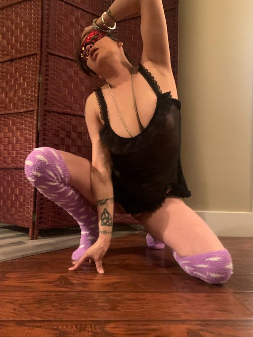 @alexarainonyou   Please like share and comment for a personalized girlfriend video https://t.co/2pk<a class="tags" href="/tag/alexarainonyou">@alexarainonyou</a>