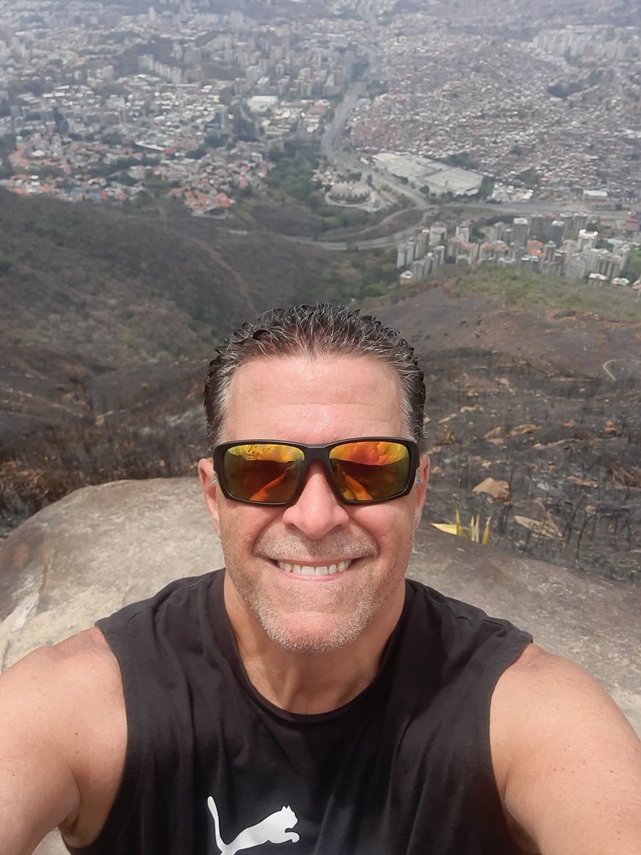 JCGS_1964's tweet photo. Por una vista así, vale la pena subir a una altura de 1.523 m https://t.co/L0tr37vcyW