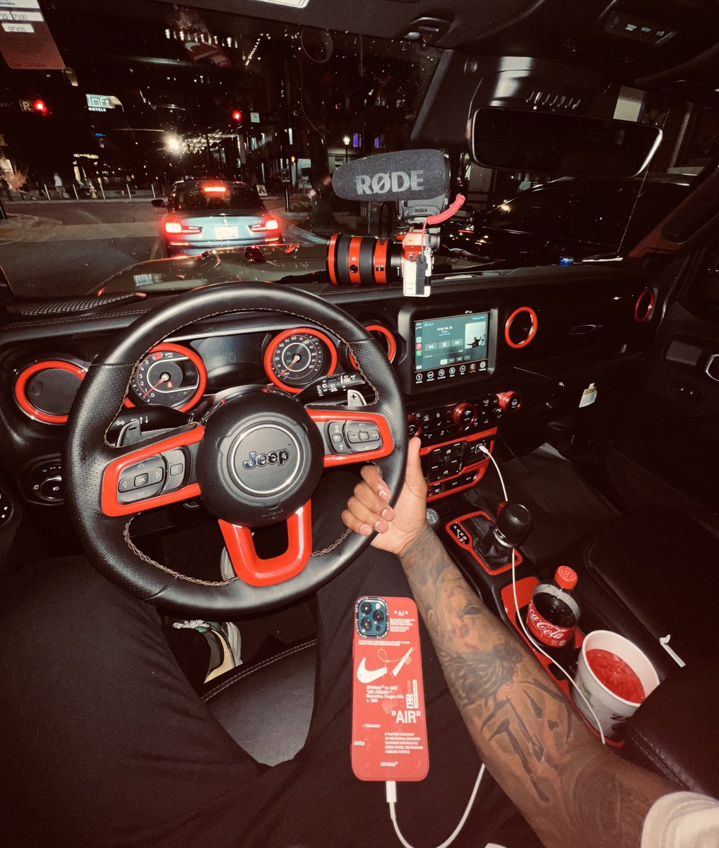 ImDukeDennis's tweet photo. Nothing wrong with vibin alone❤️ https://t.co/hBoMRPtAtH
