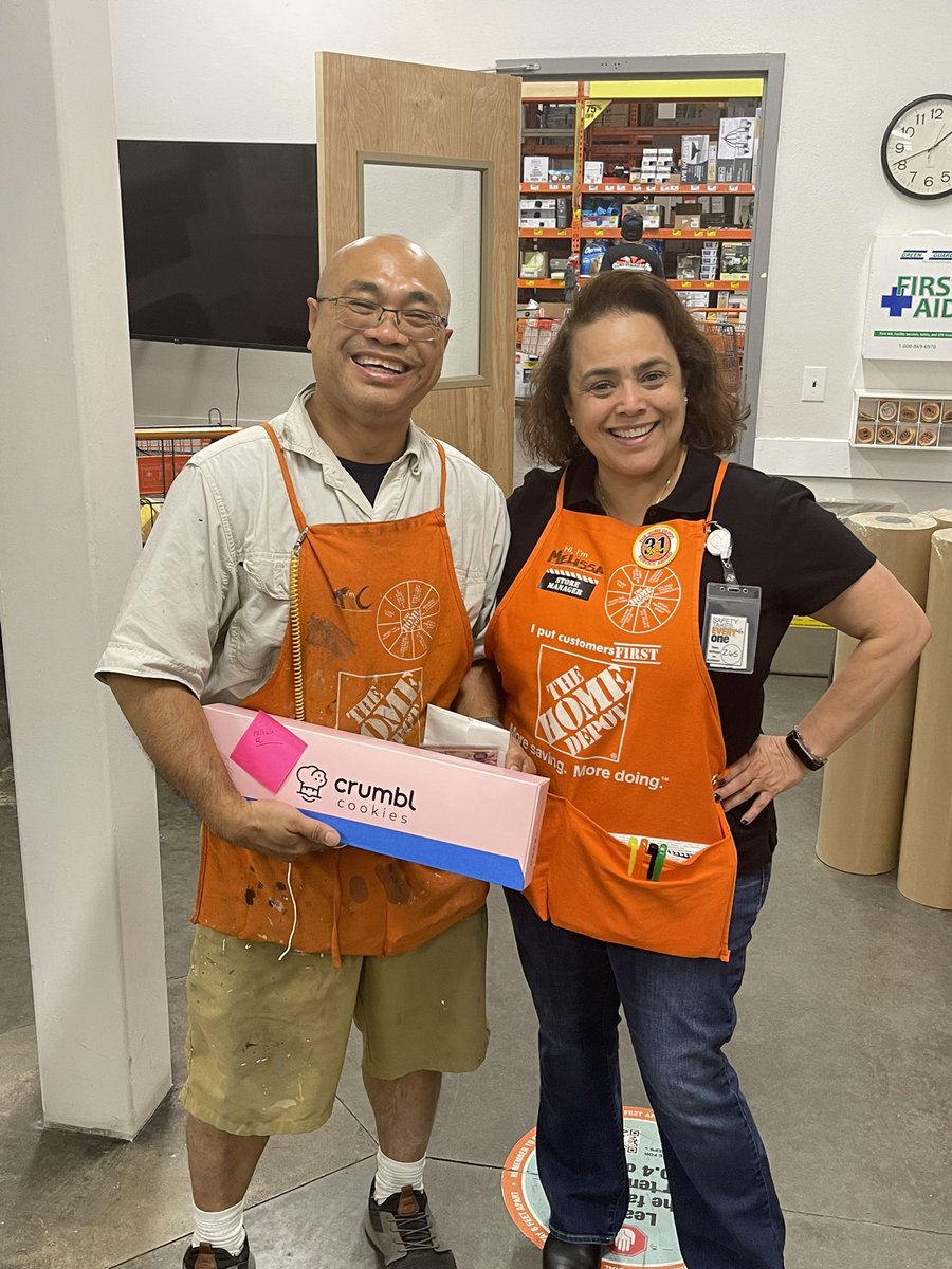 615_orangehd's tweet photo. Happy 16th Anniversary TC. You make a difference every day. Thank you for growing with HD!!!@615_orangehd @MelissaCoronad2 @mike_astorino @JabarrBean @HDLMPerez https://t.co/5XpCUuaVI1