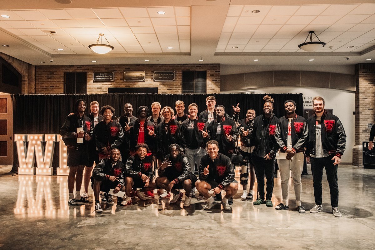 TexasTechFB's tweet photo. Lookin' good!

Got our new letter winners fitted with their jackets tonight! https://t.co/dfLlnAcsxC