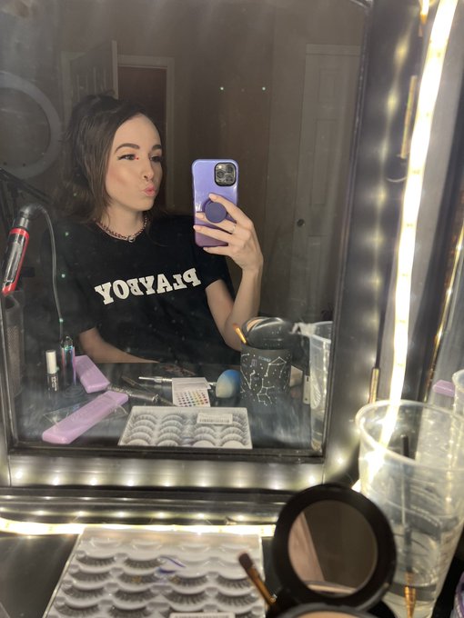 First time using my new vanity 🥰 I can be comfy while getting ready?! 🤯 https://t.co/RCJhpgFdHu<a href="/tag/realloyalfans"class="tags"><span>#realloyalfans</span></a>