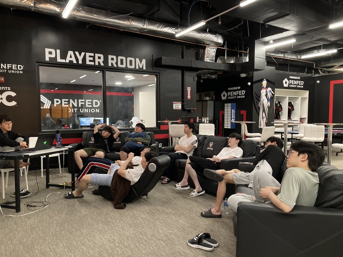 The gang is OFFICIALLY ALL HERE!! 🥰