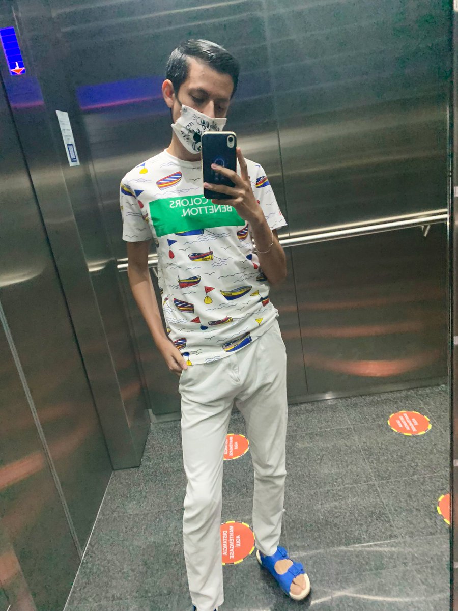David_Falcon24's tweet photo. La vida es tan corta que tenemos que aprender a vivir los mejores momentos con las personas importan. 🧡💤🌙👋🏿 https://t.co/Ph6B35DxZR