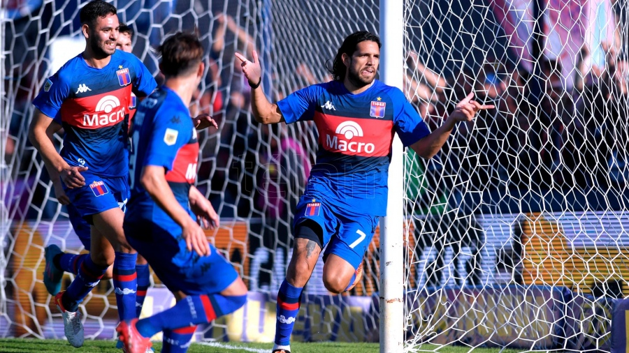rhdelfutbol's tweet photo. Últimos 3⃣0⃣ partidos de Tigre 🟥🟦 en torneos de 1ª división (Liga y Copas de Liga)

17PG
9PE
4PP

En la Superliga 2018/19 ganó 6, empató 4 y perdió 1 de sus últimos 11, pero descendió. Luego fue campeón de la Copa de la Superliga 2019. Hoy es puntero Zona 2 de Copa de la Liga. https://t.co/arL0f5H5J3