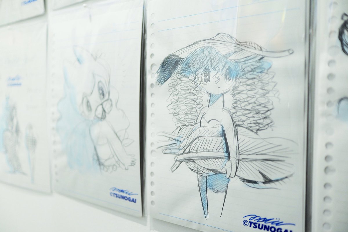 ◼️個展2日目オープンしました!

グッズや原画も大量に並べて頂いています。随時貼り替えでの展示となりますが、大ラフの原画は全部で100枚あります。
ぜひ遊びに来てください!

_
つのがい個展「Power NAP!」
https://t.co/ZRONw4zoqr
会期:2022.4.15金~27水
場所:東京駅内 @VinylTokyo さん 