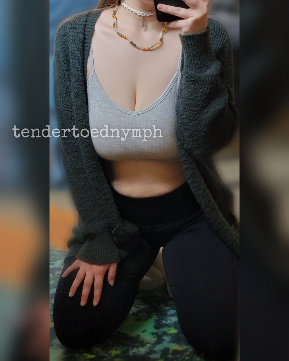 tendernymph's tweet photo. ready for spring 🍃 #spring #ootd #chubby #LinkInBio https://t.co/17ON0E9G5h