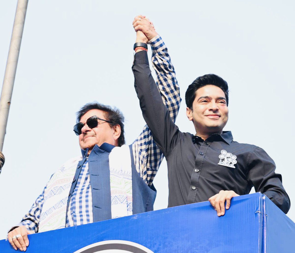 abhishekaitc's tweet photo. Thank you ASANSOL &amp; BALLYGUNGE for taking a step towards an INDIA that is free from the hate-mongers and the oppressors!

With your blessings and love, we promise to deliver. Your well-being has always been our PRIORITY and it's only going to get better from here. https://t.co/YAx7sZFfA8