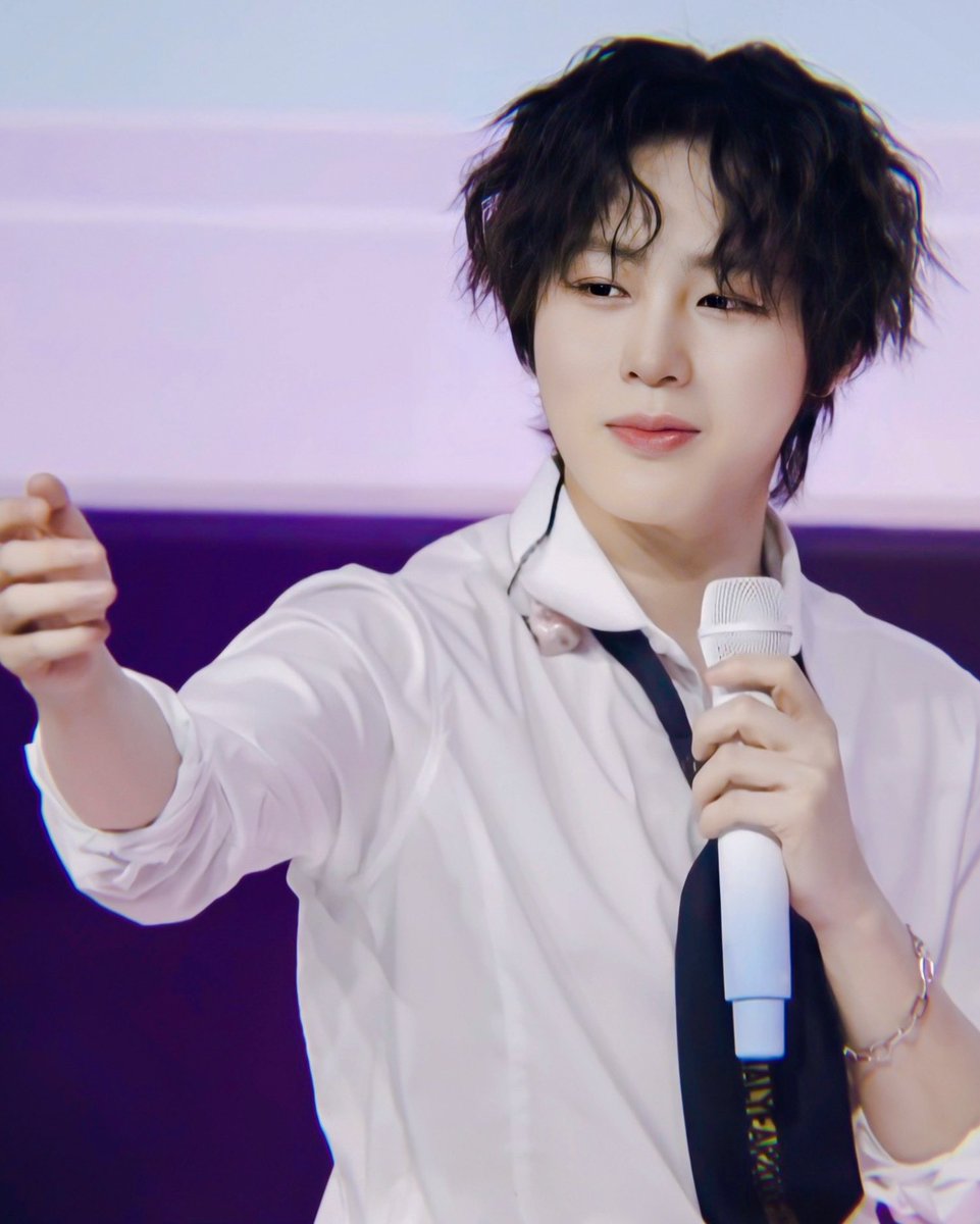 SAL_2525's tweet photo. 하성운 오빠~( ◜◡◝ )💓💓💓💓💓
UNIVERSE MUSIC SPECIAL
#LIVE_SHOW🎤
<LA LA POP!>
💖💖💖
#남친짤
#하성운 #HASUNGWOON #ハソンウン #ソンウン #ハソ https://t.co/sFqg4RE3MN