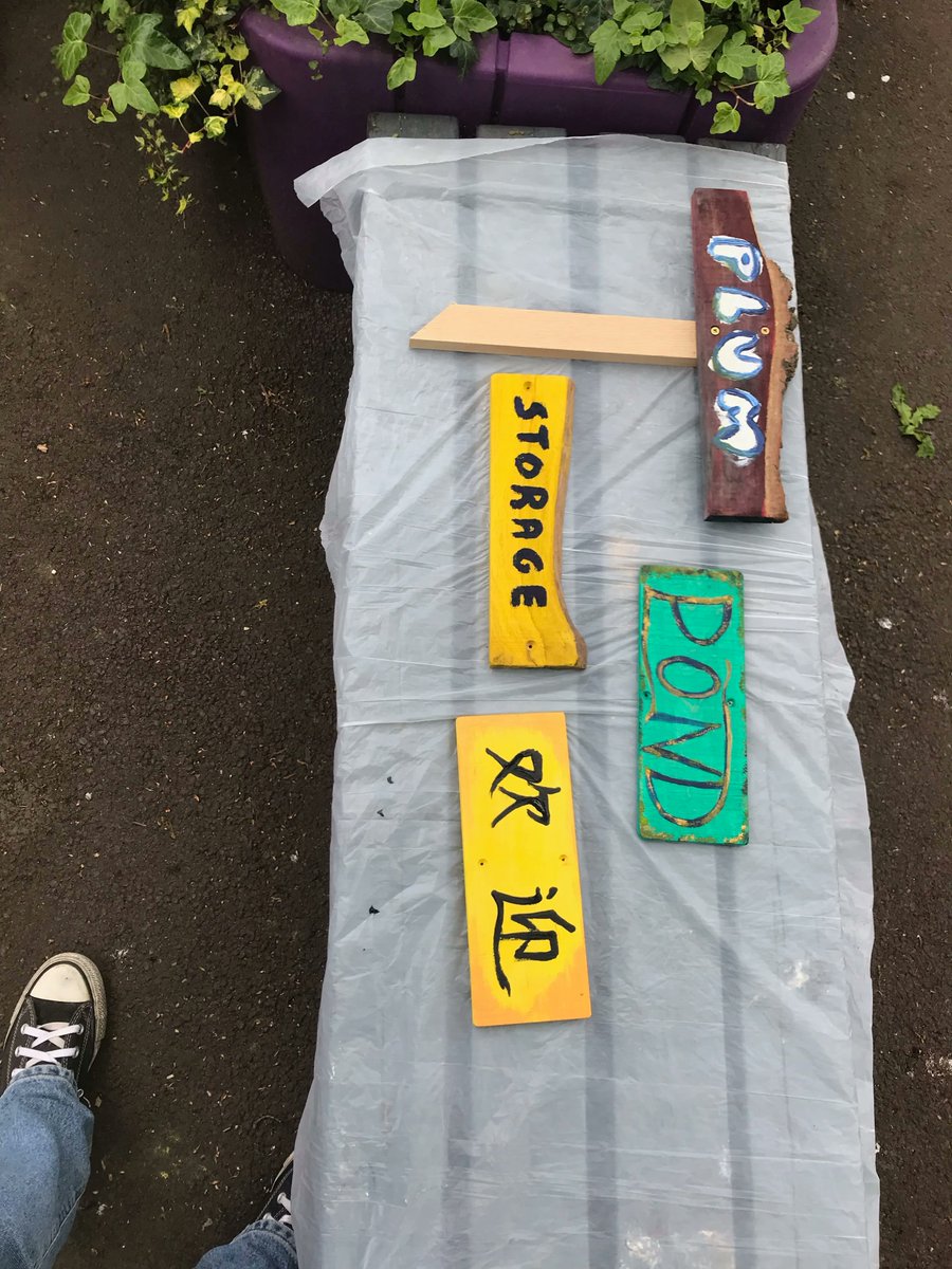 Our <a href="/VCKCWellbeing/">VCKCWellbeing</a> volunteers had a great time at the <a href="/goldfingerHQ/">Goldfinger</a> led woodwork workshop, creating signs for Lancaster West Tea Garden. They were incredibly proud of their creations, as you can see! #lancwestgrowsbest #saturdaymotivation