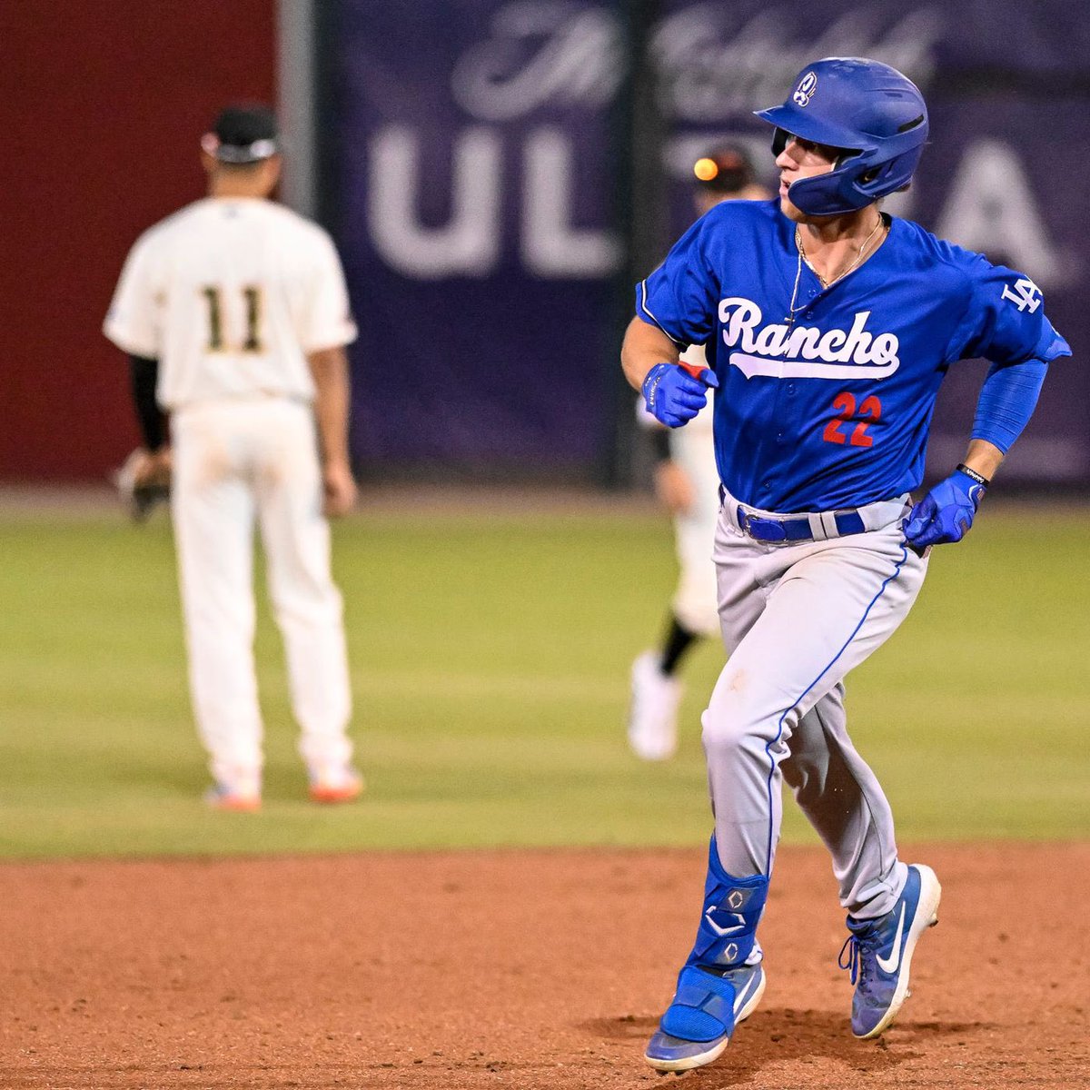 Bnicklaus7's tweet photo. 21 year old outfielder Damon Keith is absolutely destroying Single-A pitching so far this year for @RCQuakes: in 36 plate appearances, Keith has a ridiculous .577/.694/1.038 slash line, along with 2 homers and 7 RBI. Keith was an 18th round pick for the Dodgers in 2021. #Dodgers https://t.co/La7myLdcIE