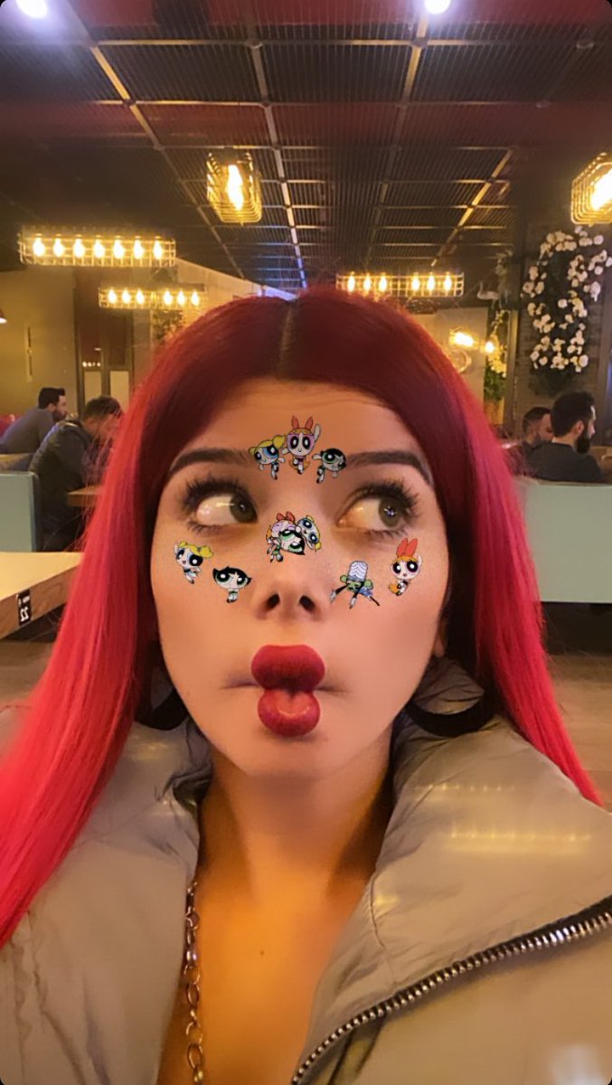 Cemresolmaz31's tweet image. İkisi de çoook tatlı @cemresolmaaz @merveyalciiinn