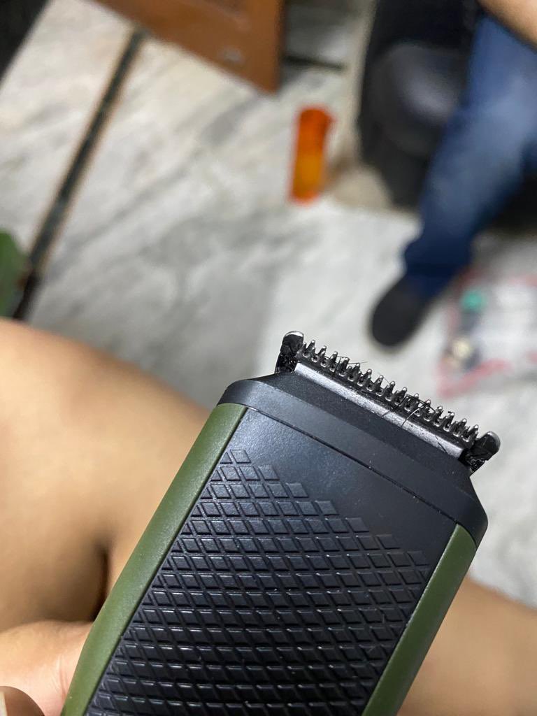 yourstrulysagar's tweet photo. @philipsindia your used products are being delivered by @amazonIN to spread #AIDs. @MoHFW_INDIA @Raheelk @PTI_News @PMOIndia @JeffBezos @GulbaharTaurani @NACOINDIA take strict actions against the defaulters pls!
OTHERS HAIR ON NEW TRIMMER https://t.co/jQZH1bKpHD