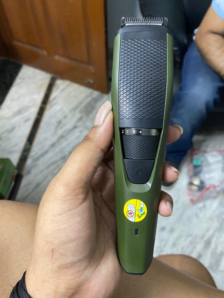 yourstrulysagar's tweet photo. @philipsindia your used products are being delivered by @amazonIN to spread #AIDs. @MoHFW_INDIA @Raheelk @PTI_News @PMOIndia @JeffBezos @GulbaharTaurani @NACOINDIA take strict actions against the defaulters pls!
OTHERS HAIR ON NEW TRIMMER https://t.co/jQZH1bKpHD