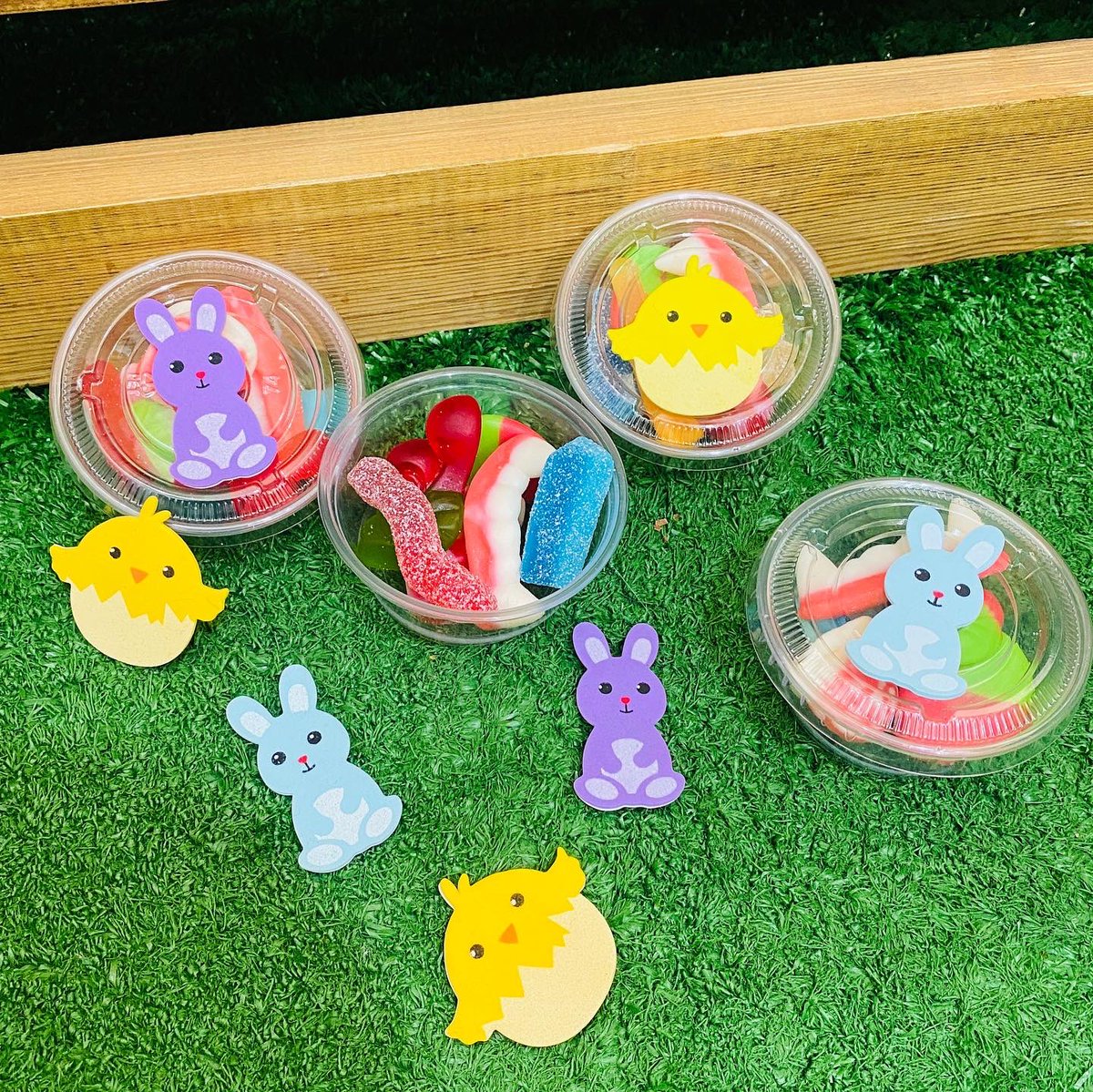 candyhut2's tweet photo. توزيعات عيد الفصح 😍
الحبة بربع دينار 🤩
#عيد_الفصح #كاندي #عمان #الأردن #توزيعات #الفحيص #هدايا https://t.co/xPHvCZDj7a