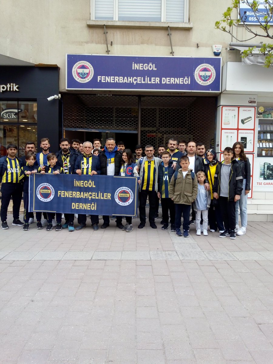 Fenerbahçe sevdası 💛💙 yine yollara düşürdü bizi. İnegöl Fenerbahçeliler derneği Göztepe maçı için yola çıkıyor.
<a href="/Fenerbahce/">Fenerbahçe SK</a> 
<a href="/are1907/">Asil Ramazan Erkan</a>
