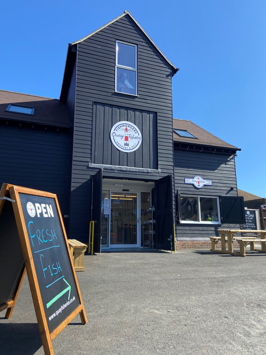 TheWaterfrontEB's tweet photo. Fancy fish for dinner? Don't forget to come down to The Waterfront today and pick up the catch of the day from Quay Fisheries pop-up stall, situated by 4 Seasons. Open from 10am - 3pm, cash payments only. 

#catchoftheday #sovereignharbour https://t.co/CYXlBTbvBS
