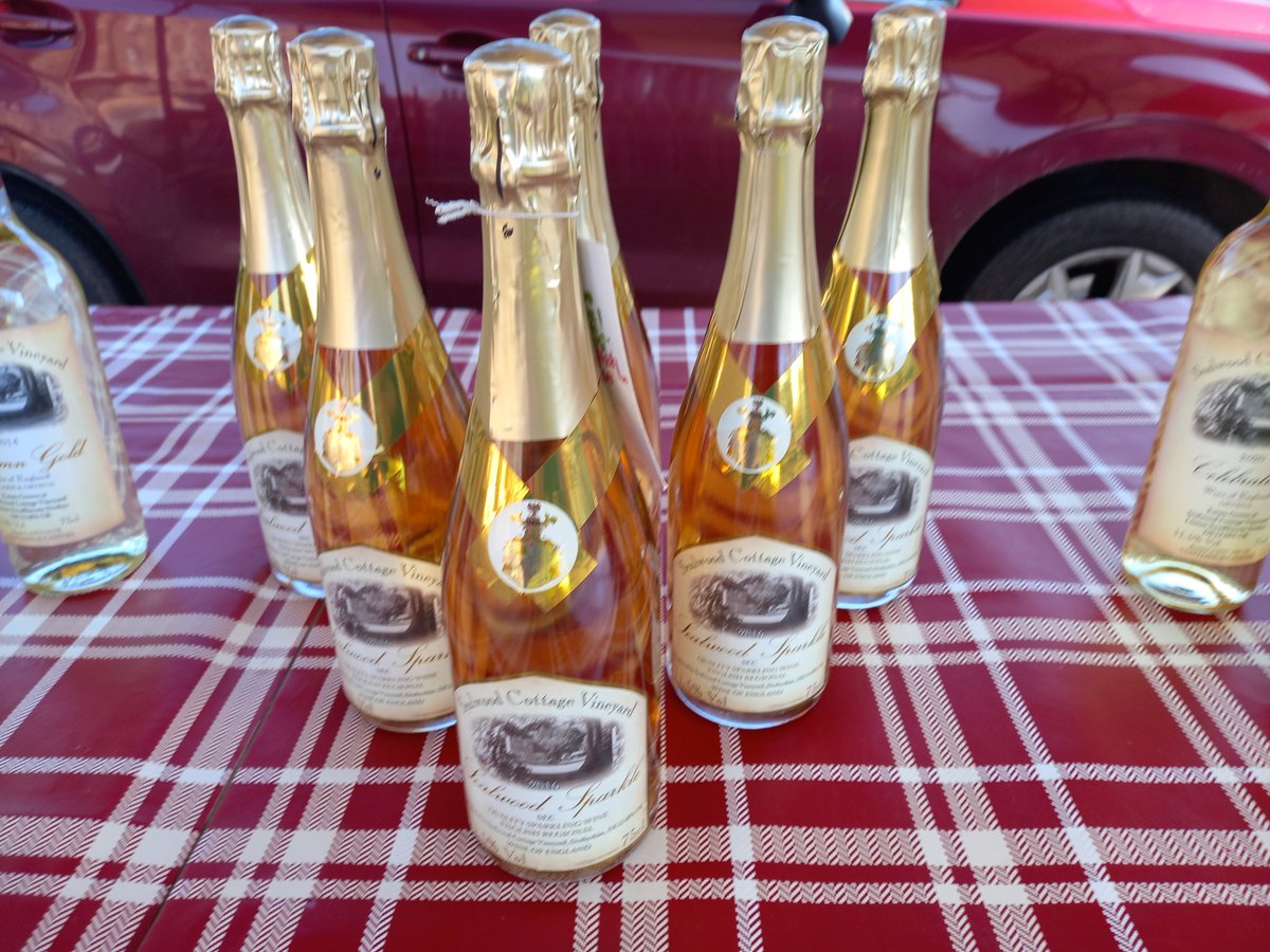 buxtonmarkets's tweet photo. Yummy treats for you and your pet. https://t.co/Ja70kKFCig