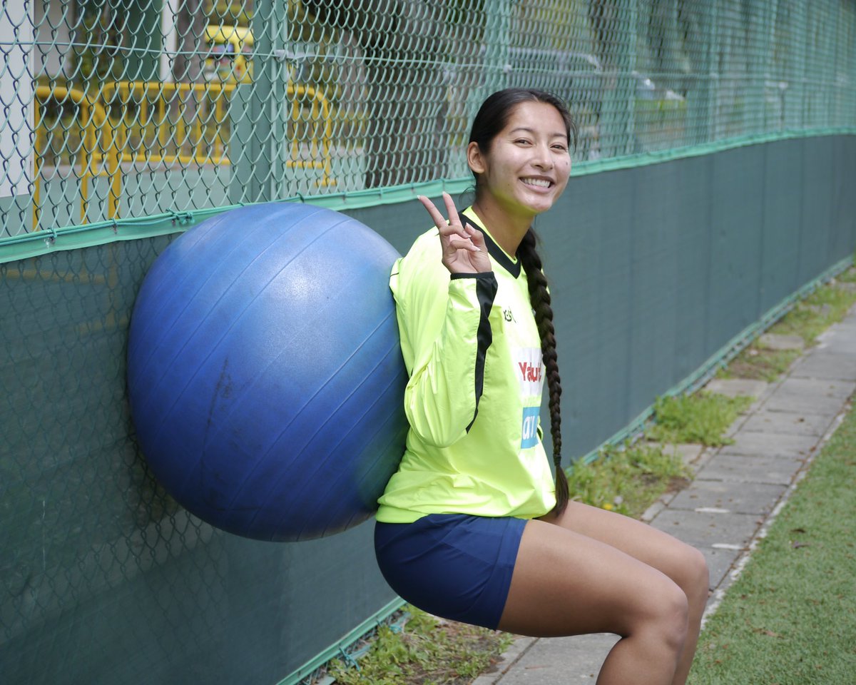 jefchiba_ladies's tweet photo. 今日のお写真📸

金網越しの #蓮輪真琴
金網のこっち側の #クインリー （Qちゃん）
今日もちょっと寒そうだった #南野亜里沙
昨日の衝撃写真のリベンジ！可愛い笑顔の #今田紗良 😊

#jefunited #ジェフ千葉レディース
#WINBYALL https://t.co/Sop95RFcln