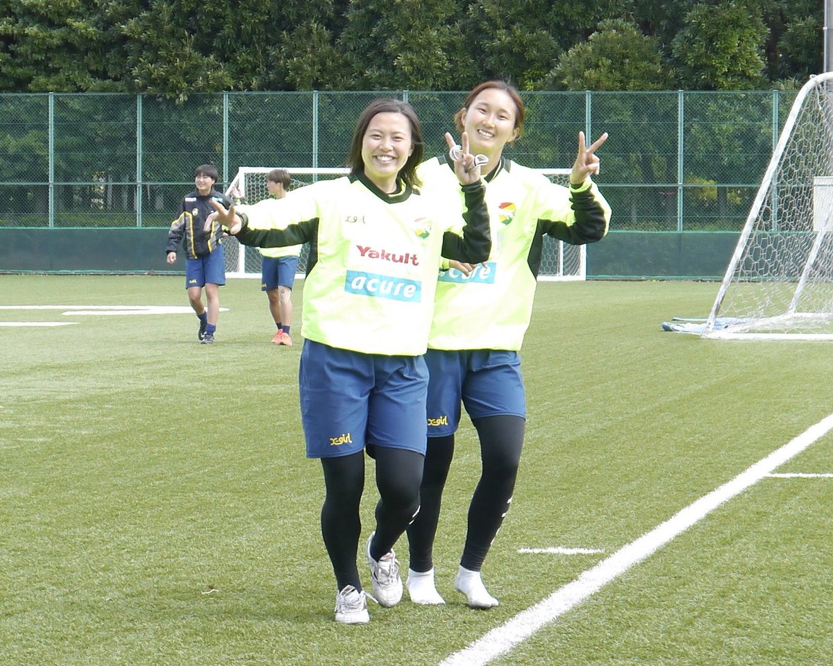 jefchiba_ladies's tweet photo. 今日のお写真📸

金網越しの #蓮輪真琴
金網のこっち側の #クインリー （Qちゃん）
今日もちょっと寒そうだった #南野亜里沙
昨日の衝撃写真のリベンジ！可愛い笑顔の #今田紗良 😊

#jefunited #ジェフ千葉レディース
#WINBYALL https://t.co/Sop95RFcln