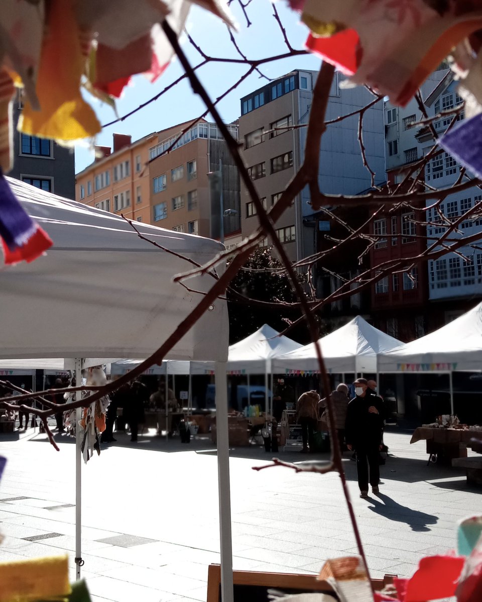 Asómate!! 📣 Mañana 17/04 de 10:00 a 15:00 estamos en @mercaecocoruna no #campodaleña 🤸🏻‍♀️🤸🏻‍♀️

Con una gran variedad de puestos de productos eco, a granel y de cercanía.

Te lo vas a perder!?