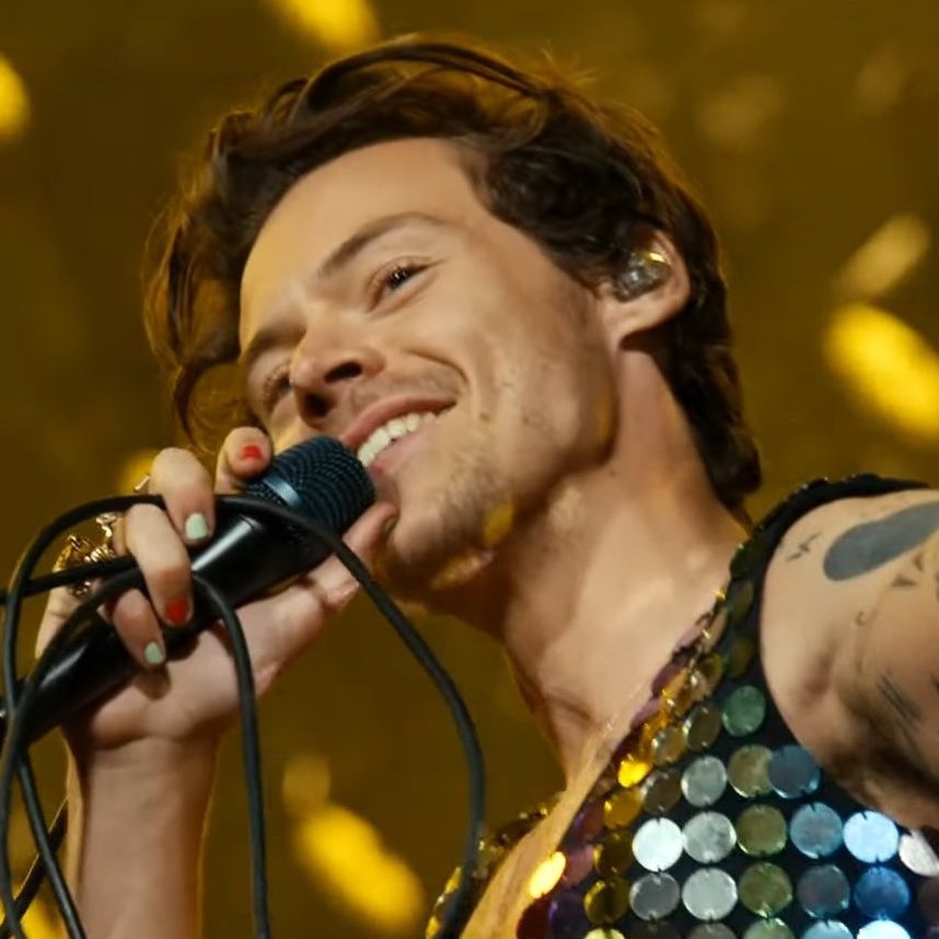 Taniaavcamasca's tweet photo. Mr. Harry Styles.  <3 https://t.co/LmNRss0m0p