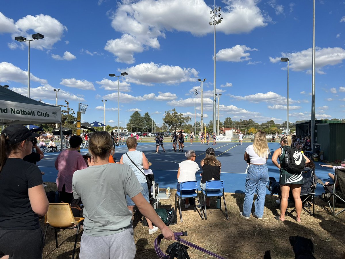 Country netball, footy and lawn tennis firing on Sat in Echuca! Love it