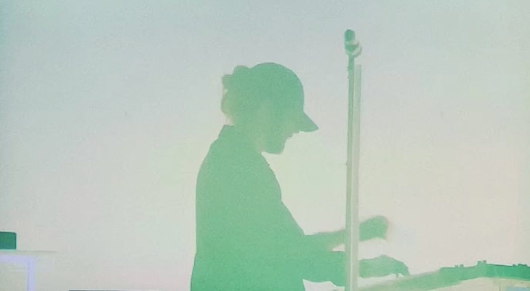 dam02197178's tweet photo. Madeonかっけえええ

#Coachella2022 
#Coachella https://t.co/Pbw9PNGypw