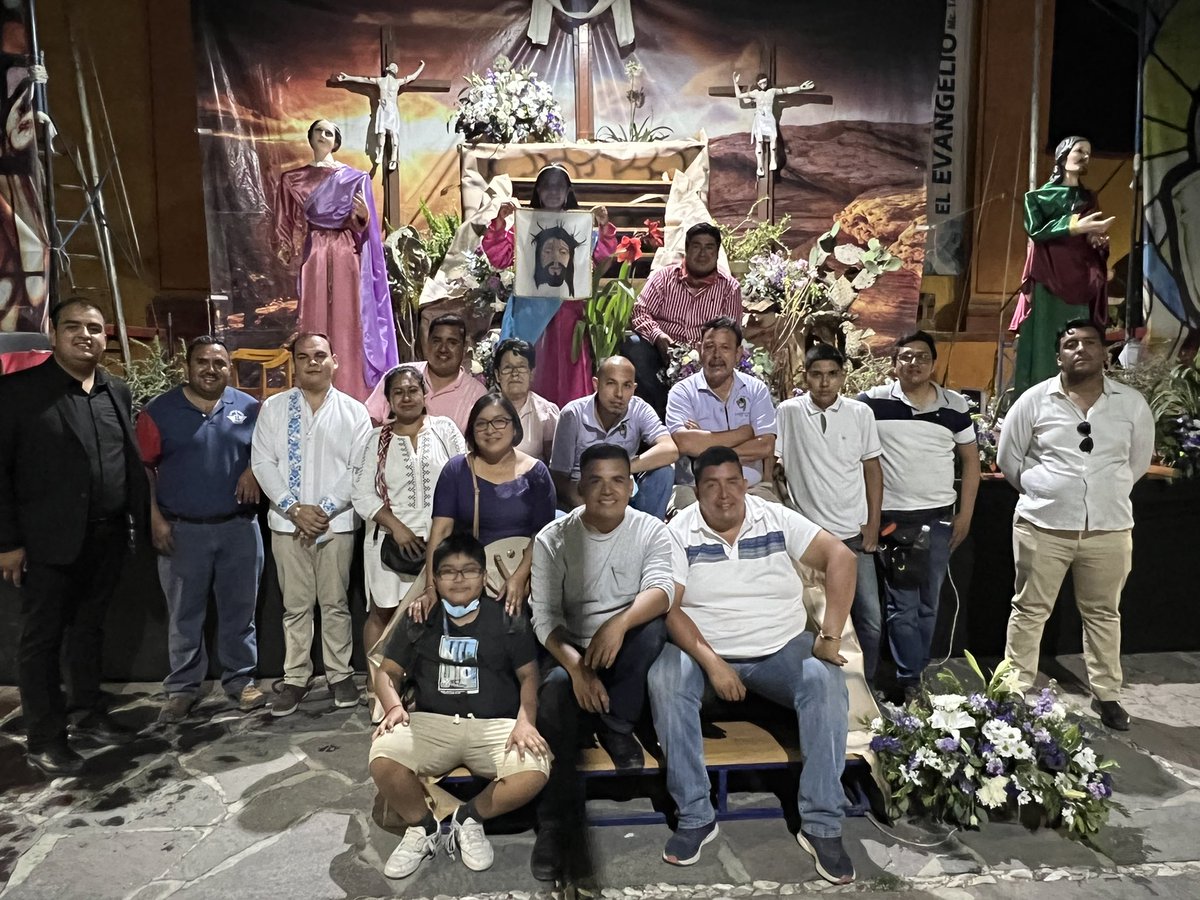 pcadereytaqro's tweet photo. Gracias al equipo de Semana Santa de nuestra @pcadereytaqro 

@emanevr @ArturMartiz https://t.co/NcG3vwi3ew