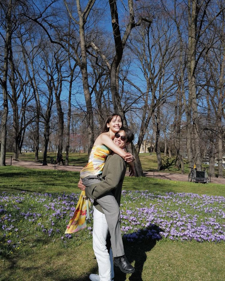 NYinterFC's tweet photo. His forever baby 💗💗 This made our hearts flutter and knees shaking!

#nadech #urassayas #kugimiyas #nadechyaya #ณเดชน์ญาญ่า #ณเดชน์ #ญาญ่า #yaya #NYinNorway https://t.co/EIM6unPo34