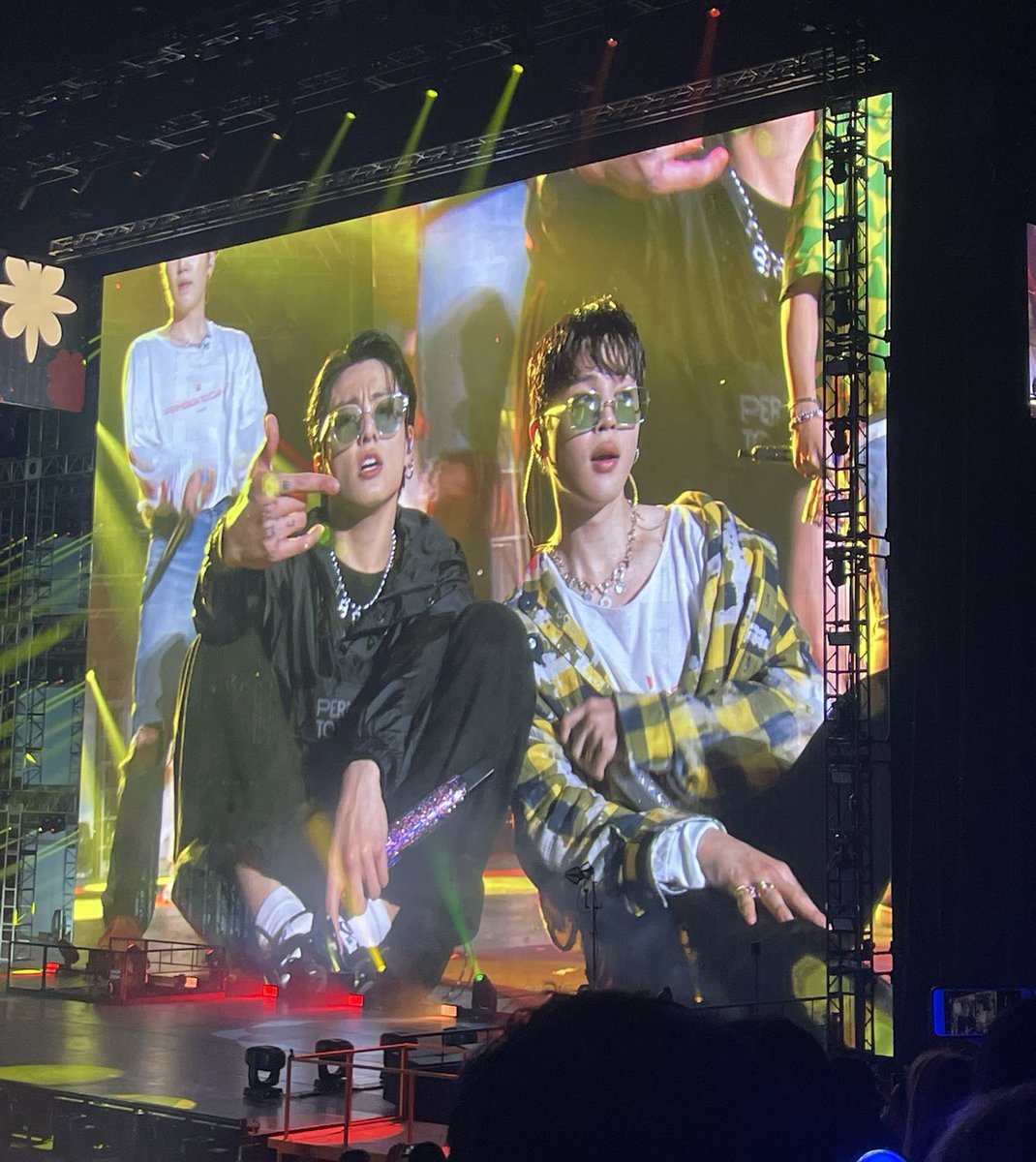 btsconcerthrs's tweet photo. https://t.co/Bny8tFeEMs