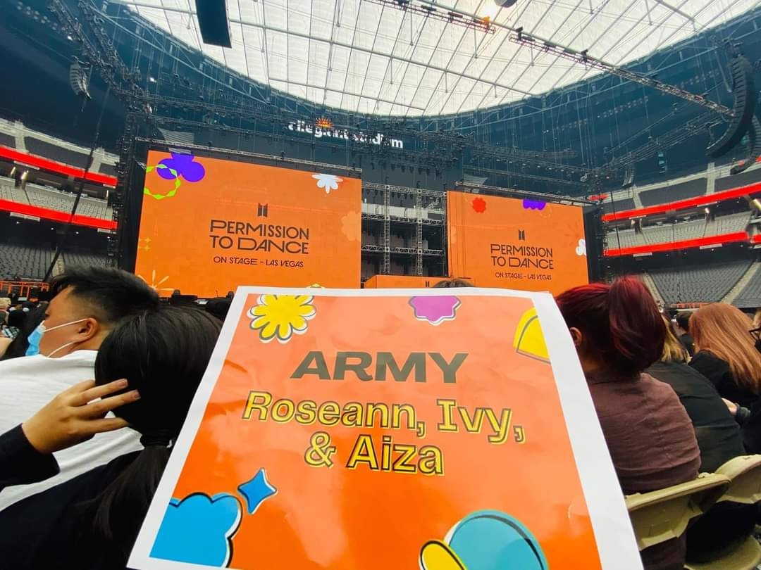 merosejk's tweet photo. Yung name mo na nakarating sa LA 💜 thank you😘😘
#PTD_ON_STAGE_LV #SoundcheckD3 #BTS #BTSARMY @BTS_twt https://t.co/zYZ1x6JIBJ