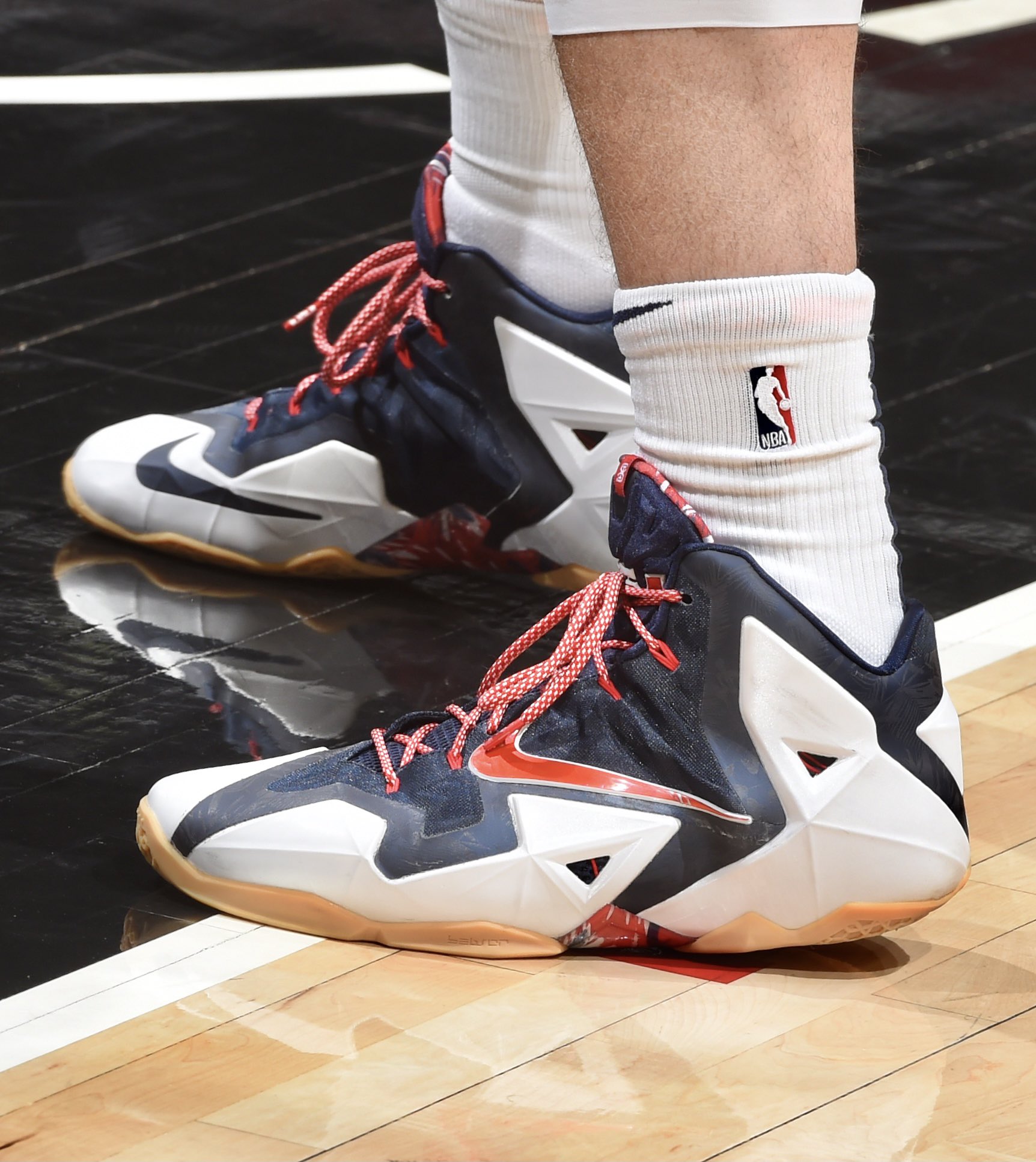 Lebron 11 usa sale