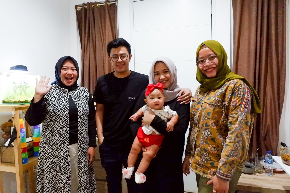 Buka puasa bareng tante Ria, tante risma, mima &amp; reya. Alhamdulillah silaturahmi tetap terjaga. Indahnya kebersamaan di bulan Ramadhan🌄