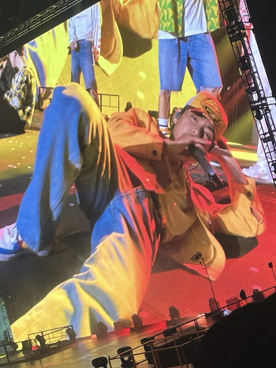 jmygmochis's tweet photo. JUNGKOOK &amp; TAEHYUNG SE NOS DESCONTROLARON, NO RESPIRO Y NO PODRÉ SUPERAR. 🔥🫣

#PTD_ON_STAGE_LV #TAEKOOK https://t.co/xbkzzMryU5