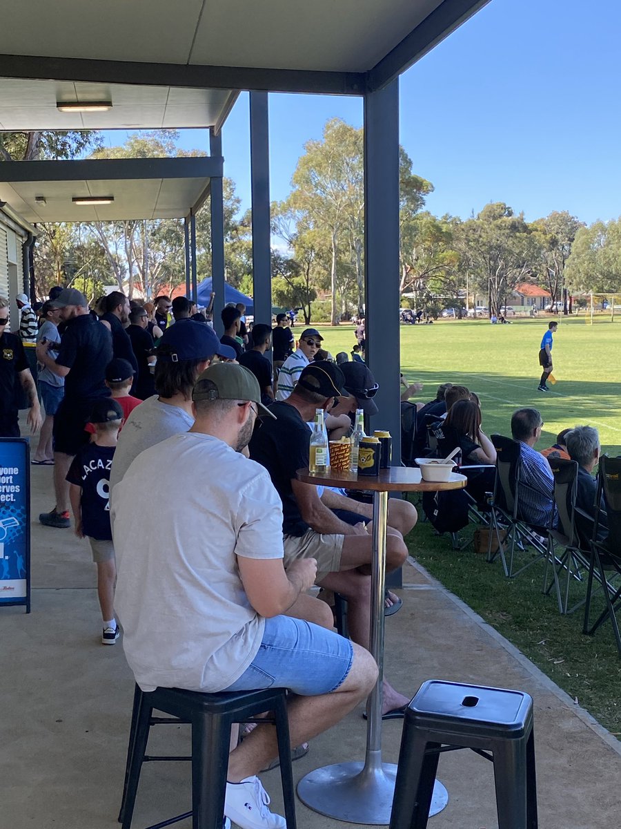 NPLMatchDayLive's tweet photo. Cup football . Locals happy with the halftime score . Parafield Gardens lead @hillshawks 3-0 at Bradman Oval #GardensHawks @AustraliaCup https://t.co/tJ1NRhh9Nf