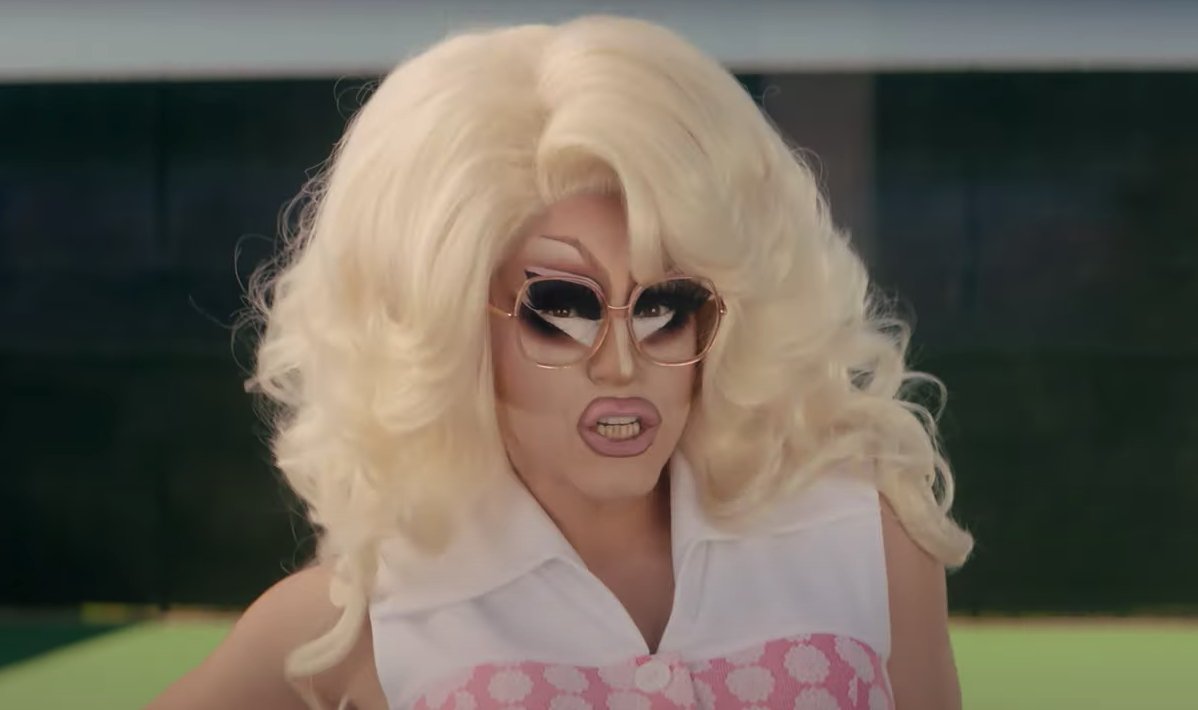 RollingStone's tweet photo. .@trixiemattel's guitar-driven garage-pop tune “C’mon Loretta” looks at the story Loretta Lynn, who turned 90 on Thursday. Watch the video: https://t.co/nmUZGvKgek https://t.co/KxkAaN3Igy