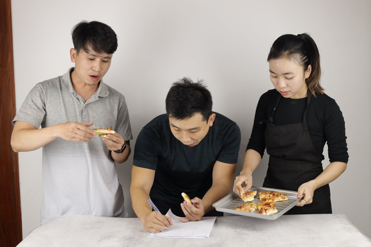 lapvo03's tweet photo. How we tested toaster ovens? 🧐 https://t.co/cEEQfJWH4v
