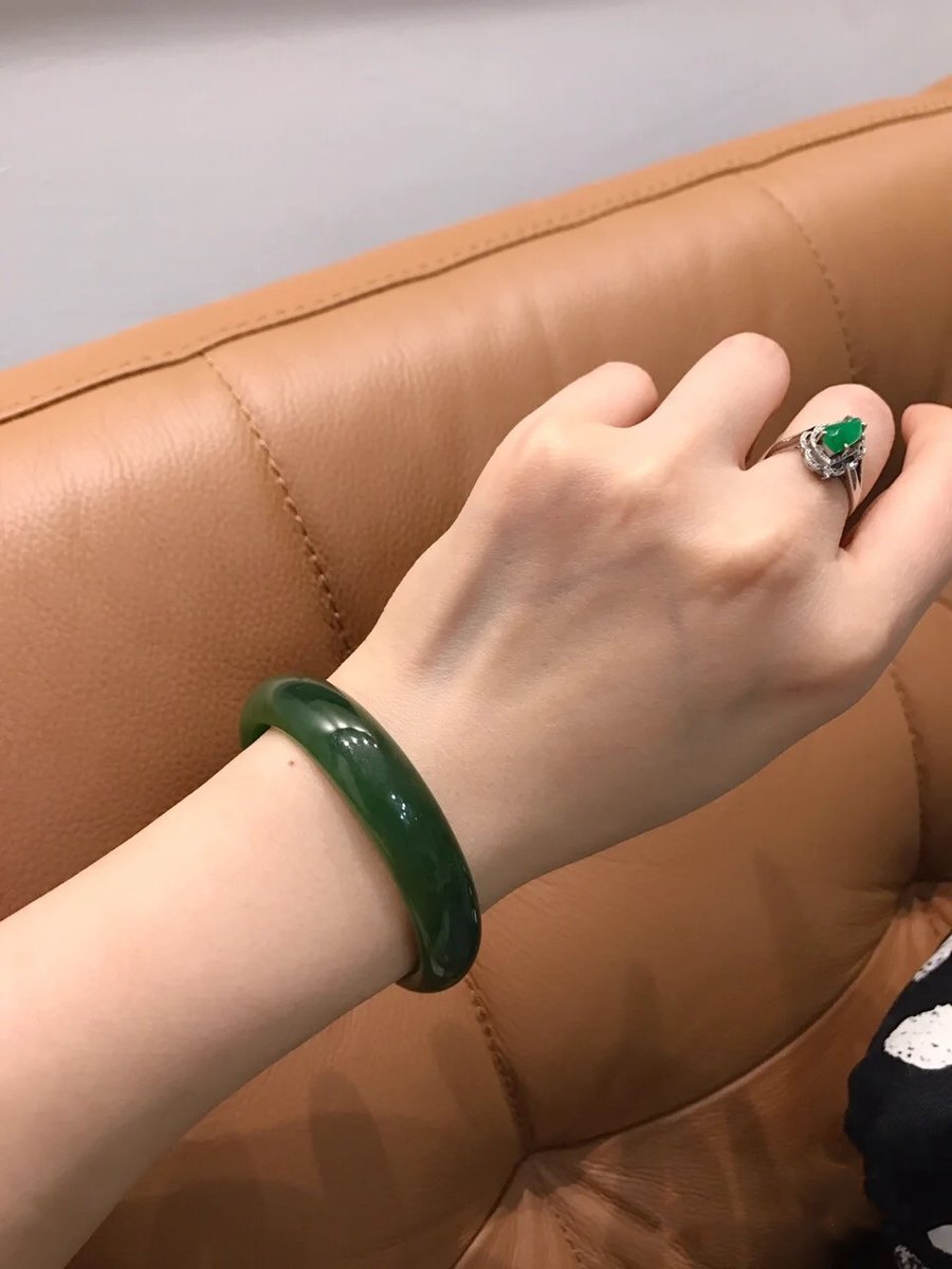 Aileen1988LINa's tweet photo. I've fallen in love with emeralds lately。 https://t.co/gONONsgcaa