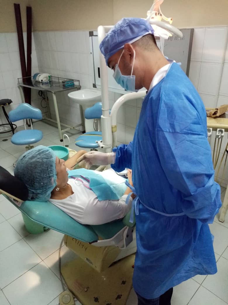 Los colaboradores cubanos de la salud que brindan servicios en Venezuela festejan este jueves el 19 aniversario de la Misión Barrio Adentro Salud #Aniverasario19BarrioAdentro 
<a href="/unidad_central/">Unidad Central de Cooperación Médica</a> <a href="/PardoRegla/">Regla Angulo Pardo</a>