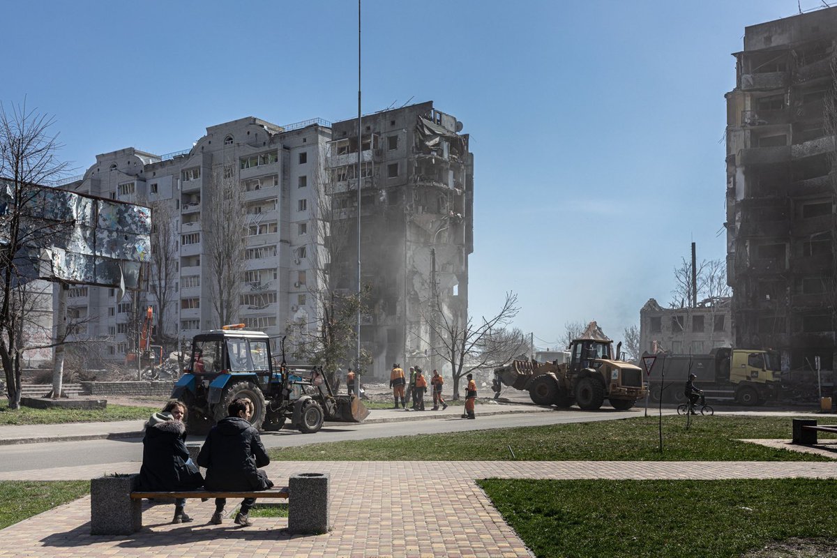 When an entire street is a crime scene - To understand what happened to the Ukrainian town of Borodyanka under Russian occupation, I decided to focus only on Centralna Street. At least 60 people died there. Many more bodies are still trapped in the rubble theglobeandmail.com/world/article-…