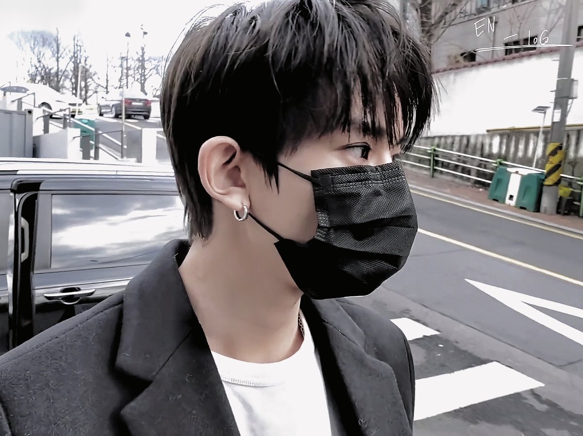 hee_pics's tweet photo. loml 🖤🤍 #희승 #HEESEUNG https://t.co/2MdtWB1CTG