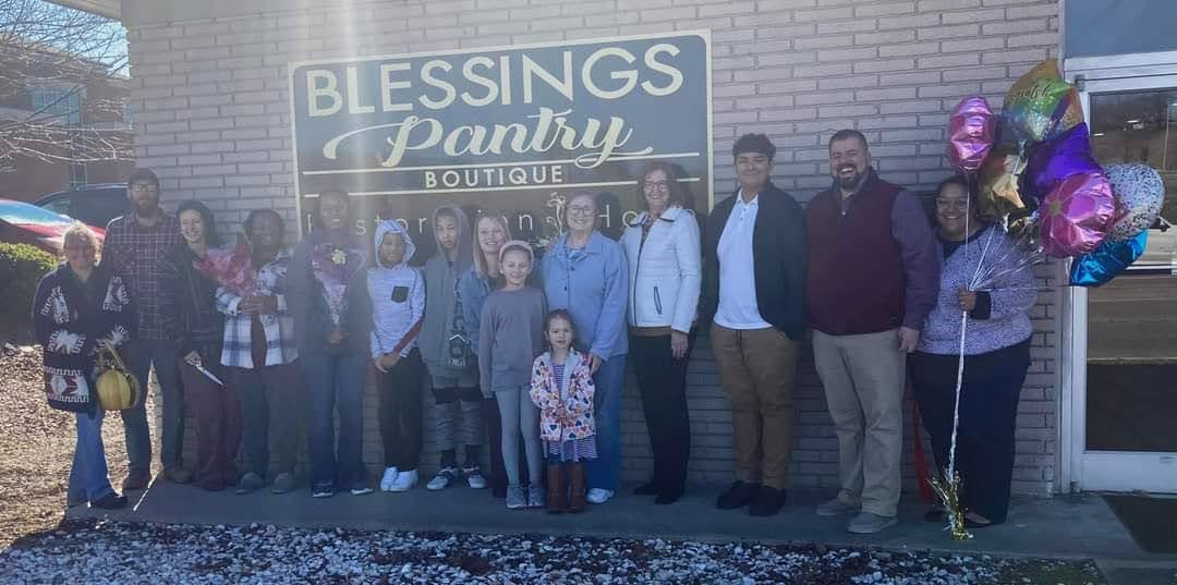 Restorationh0pe's tweet photo. We did a thing🎈💐
#blessingspantryboutique
#RestorationHope 
https://t.co/CAEi8d7zDD https://t.co/D1r8WVHM1r