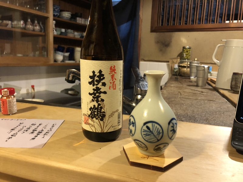 tripnote_edit's tweet photo. トラベルライター まき子さん(@makikonosake)の記事です♪　神戸の繁華街の路地裏に、ひっそり佇む「せと果」さんでは、15時から気軽に日本酒が楽しめます♬

⇒【日本酒 せと果】15時から気軽に日本酒を楽しもう （神戸 元町）
https://t.co/keeqDlLI7O https://t.co/tf0jZNCjHj