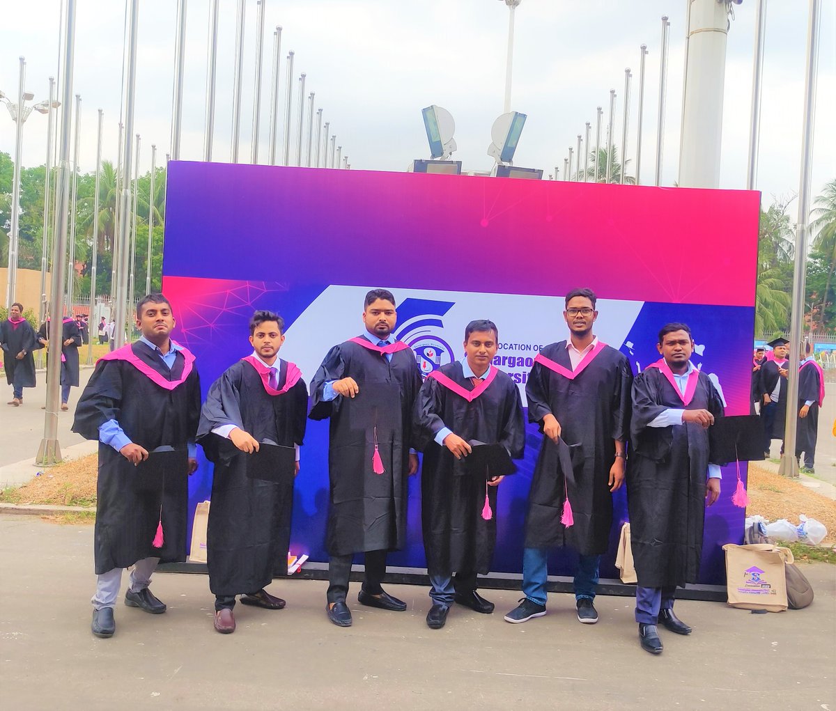 nayankumarinfo's tweet photo. #nayan_Kumar_Graduate https://t.co/nCYRxiPE95
