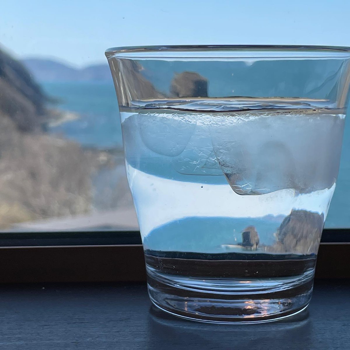 CuretRey's tweet photo. 少し遠出して張碓のView Cafeさんへ
春の海はいつまでも眺めていられる

#ViewCafe
#銭函
#小樽 https://t.co/zsbph5ZM87
